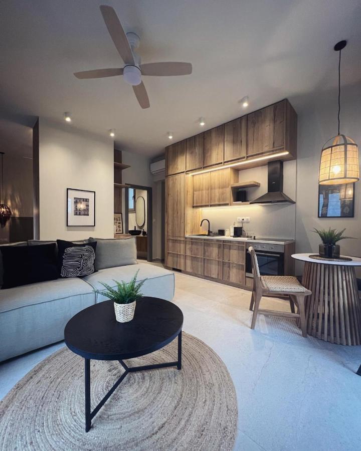 Luxurious Wooden Detail Flat In City Center Chalkida Ngoại thất bức ảnh