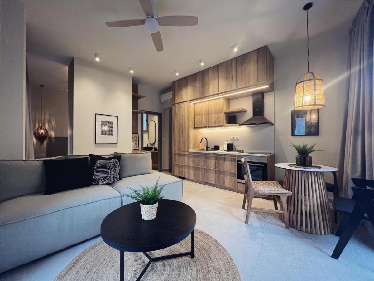 Luxurious Wooden Detail Flat In City Center Chalkida Ngoại thất bức ảnh