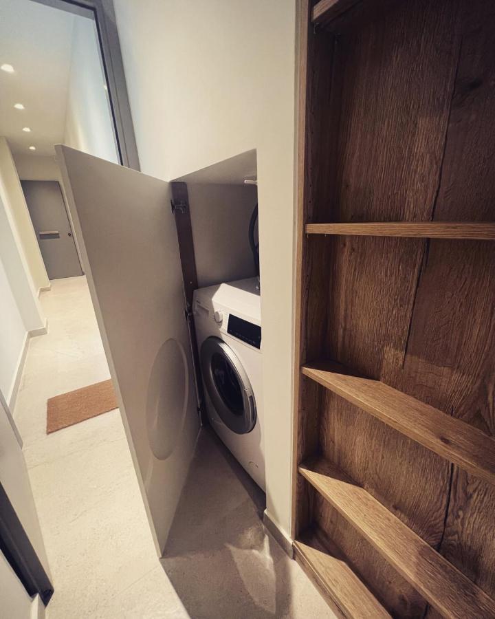 Luxurious Wooden Detail Flat In City Center Chalkida Ngoại thất bức ảnh