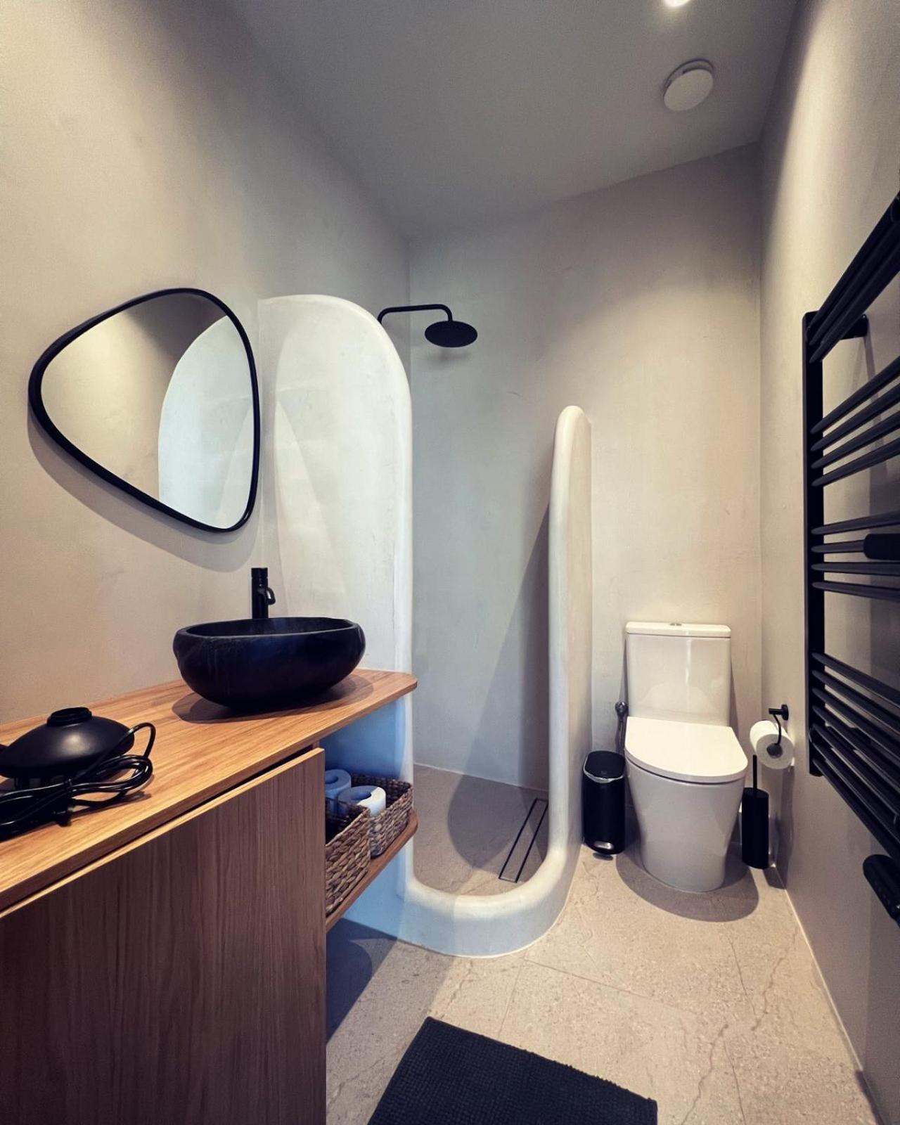 Luxurious Wooden Detail Flat In City Center Chalkida Ngoại thất bức ảnh