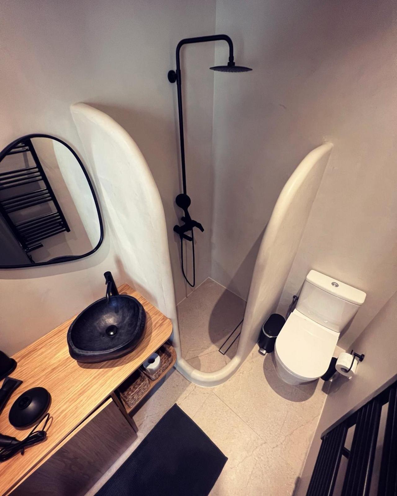 Luxurious Wooden Detail Flat In City Center Chalkida Ngoại thất bức ảnh
