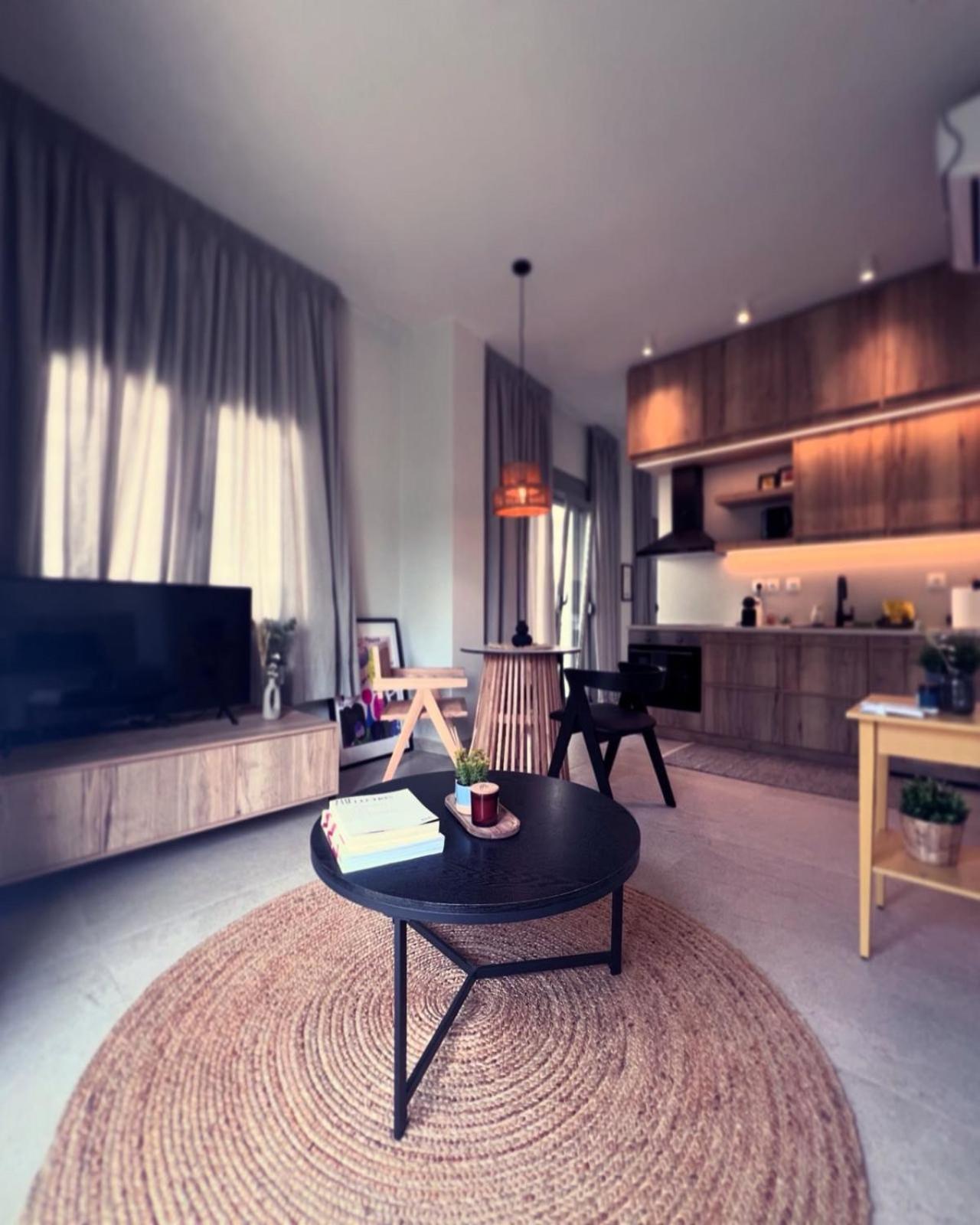 Luxurious Wooden Detail Flat In City Center Chalkida Ngoại thất bức ảnh